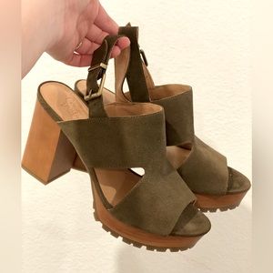 Crown Vintage chunky platform heel sandals